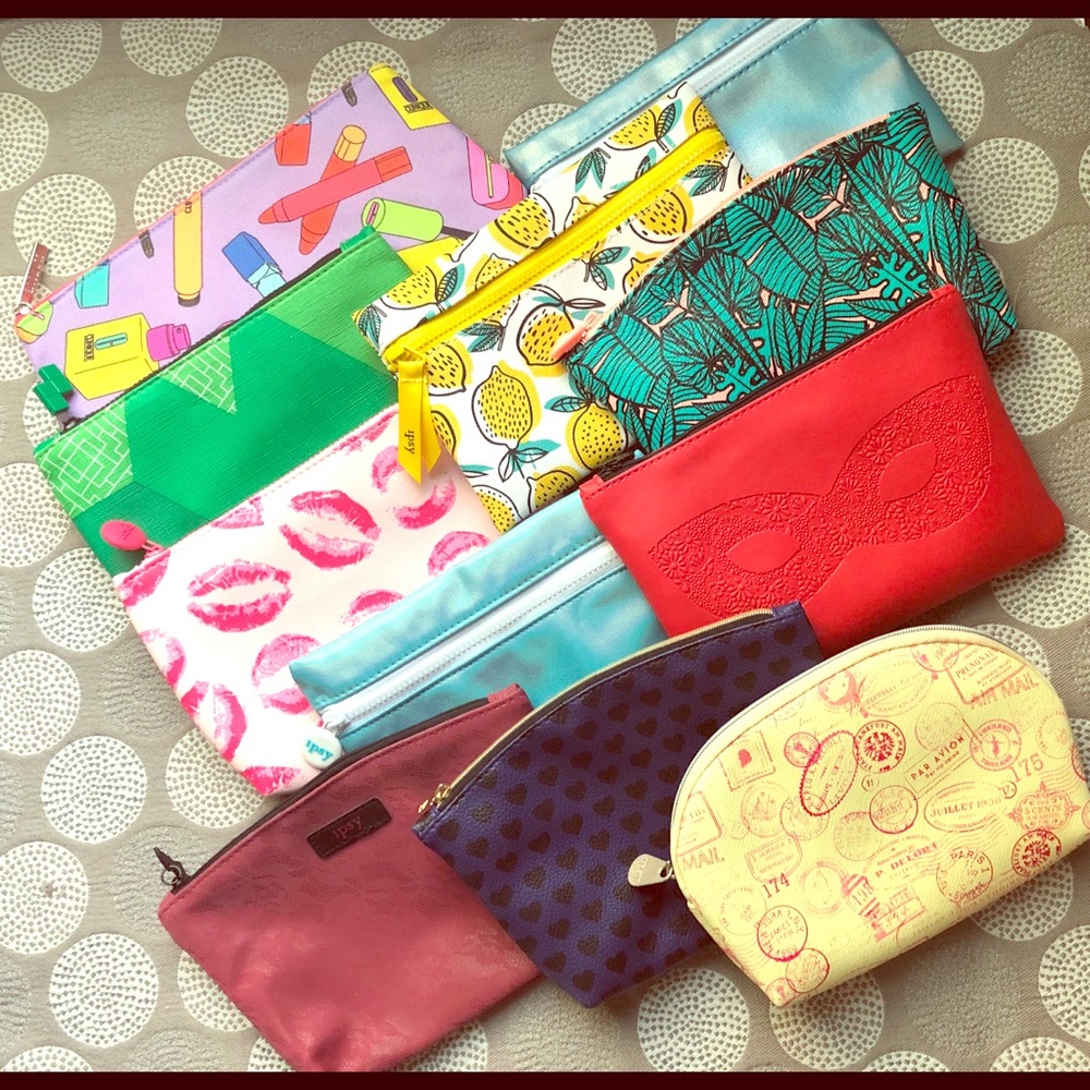 Lot of Ipsy and Clinique makeup bags - never used!